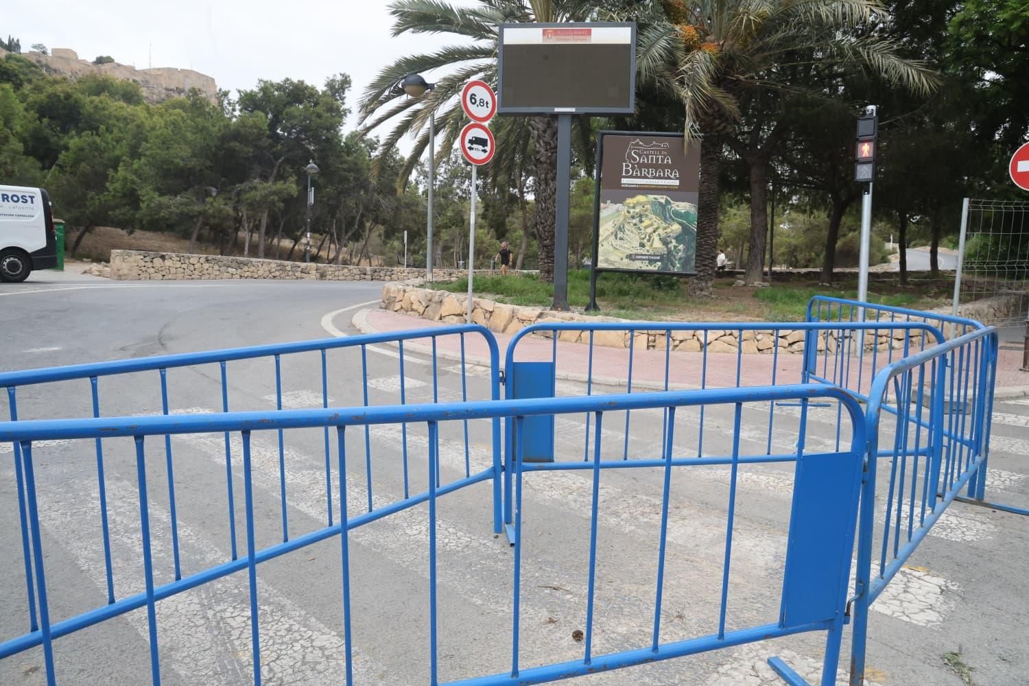 Alicante amanece con parques precintados y el castillo cerrado por el temporal