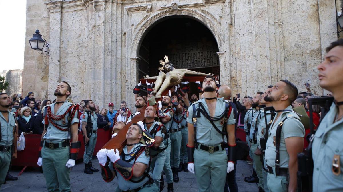 La legión, en el vía crucis del Señor de la Caridad en la Semana Santa de 2019.