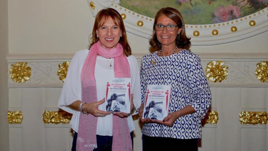 Inés Jiménez, a la izquierda, e Isabel Albella, en la presentación del libro.