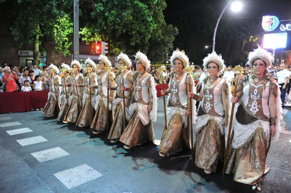 Desfile de Moros y Cristianos por las calles de Mu