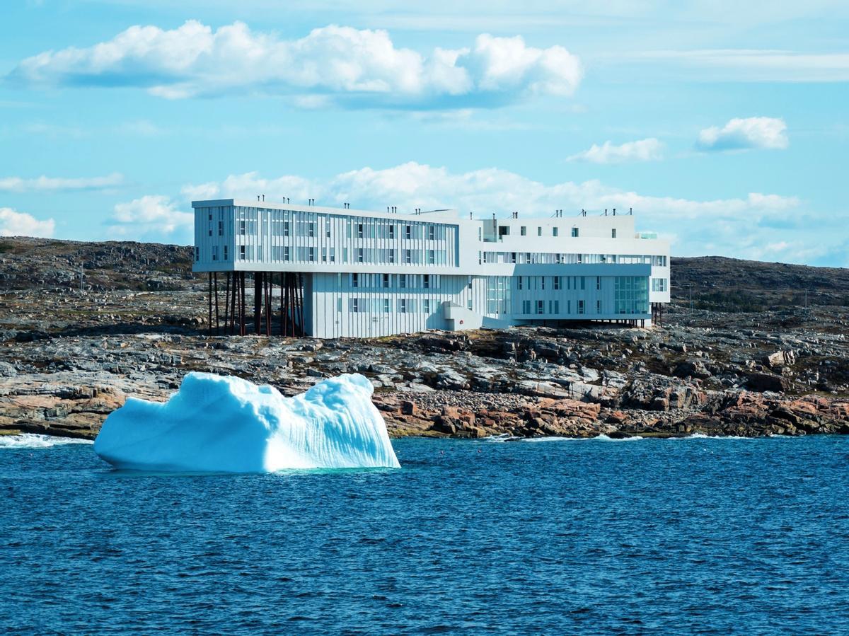Iceberg frente al Fogo Island Inn.