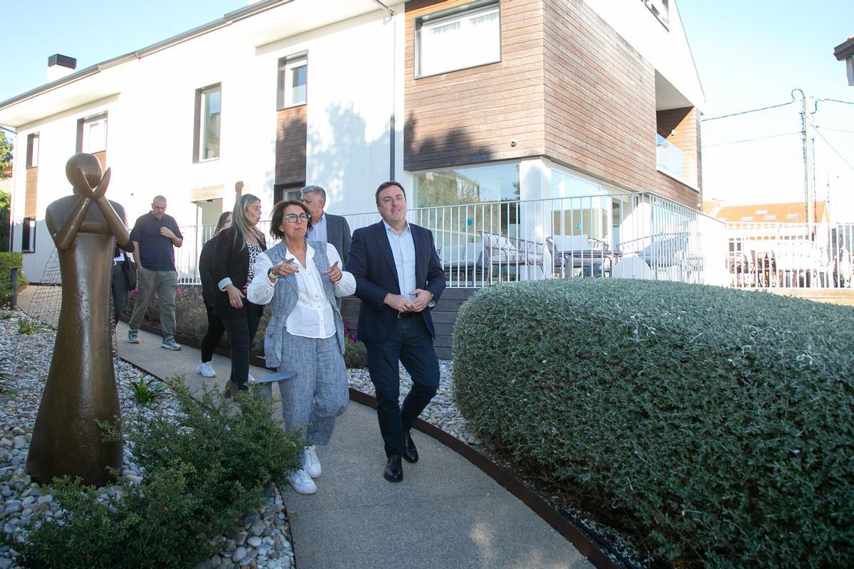 Valentín González e na visita ao Hotel