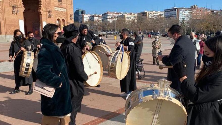 Los tambores de Mula suenan por la puerta grande de Las Ventas