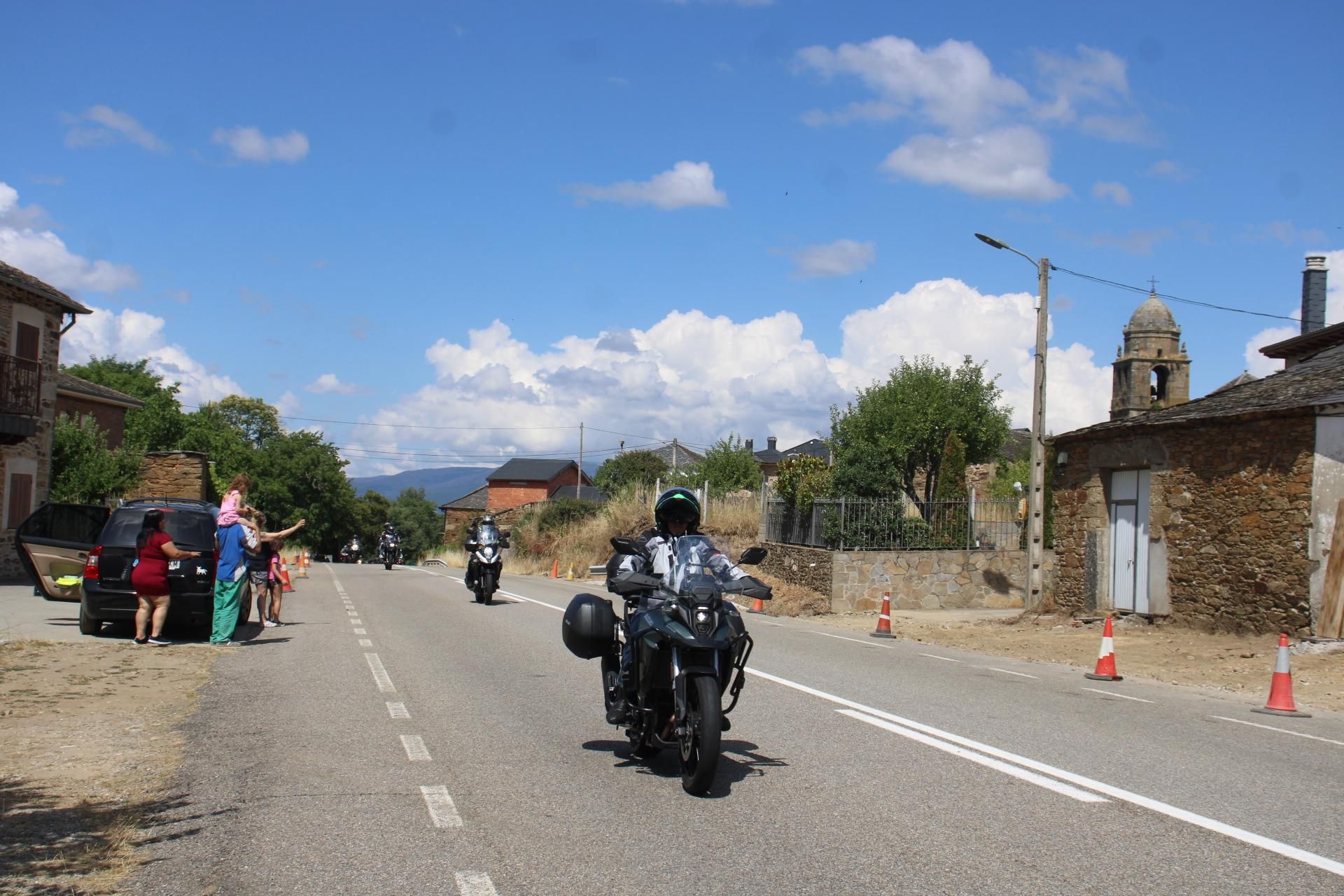 Sanabria vive su cita motera más reivindicativa y multitudinaria