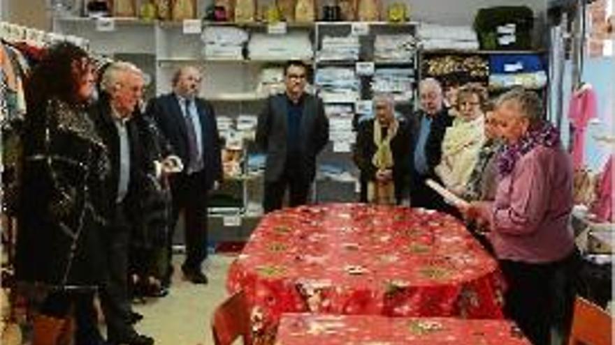 Un moment de l&#039;entrega dels diners del Rober a VIMAR.