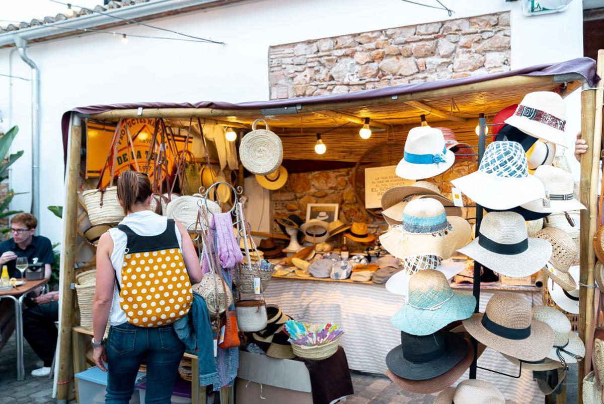 Els Magazinos recupera el esplendor del barrio de Baix la Mar