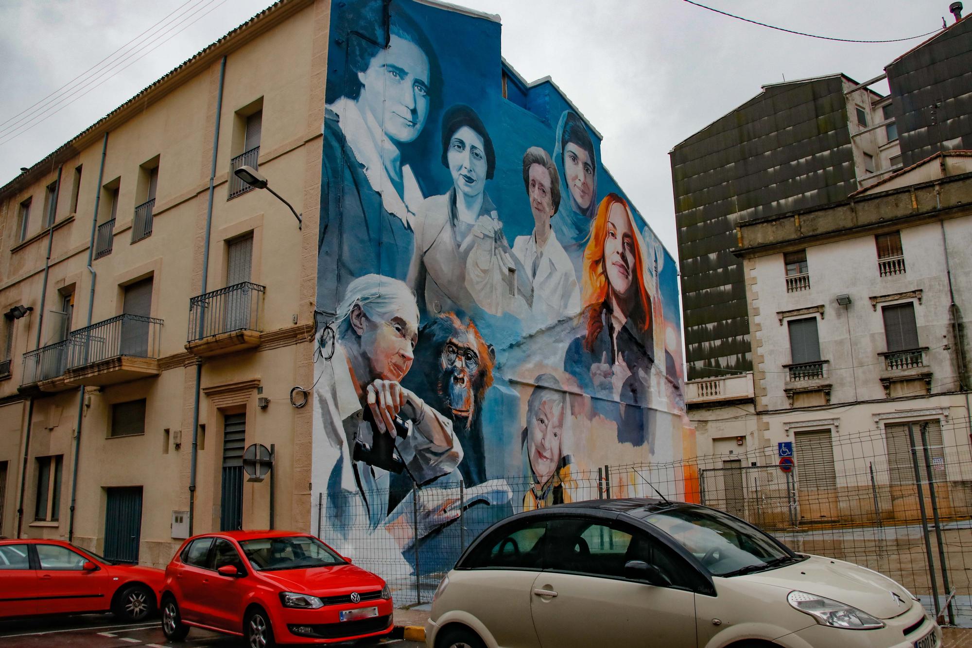 El mural feminista de Cocentaina triunfa en el espacio