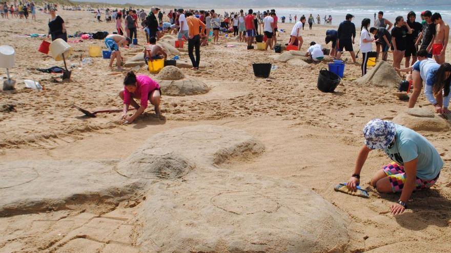 A Lanzada, donde el arte está en la arena