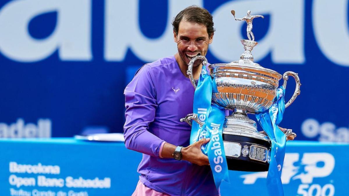Nadal ha mordido el trofeo del Barcelona Open en doce ocasiones
