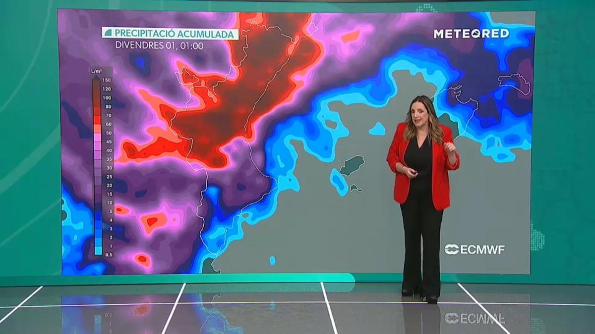 Victoria Rosselló Botey, en una de sus intervenciones en la televisión autonómica valencia, À Punt, para ofrecer la previsión meteorológica.