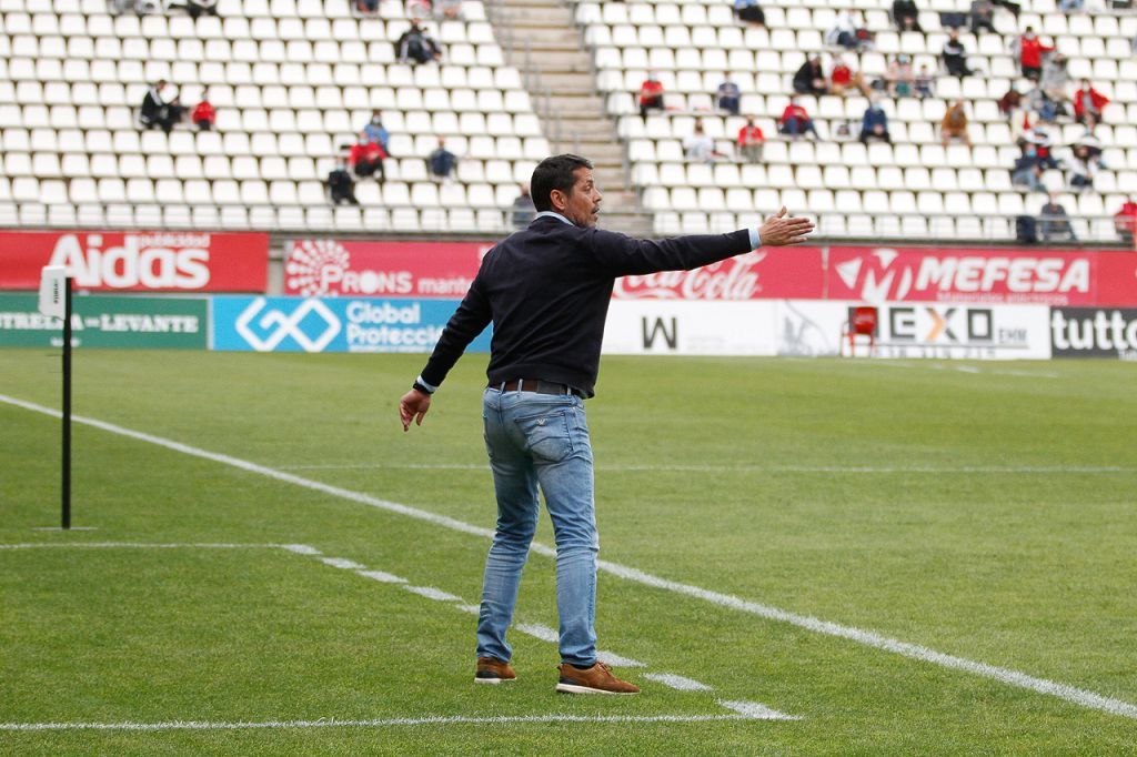 El Real Murcia no levanta cabeza (0-0)