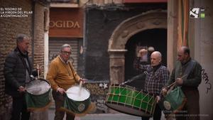 Integrantes de la Cofradía de las siete palabras tocando durante el segundo capítulo