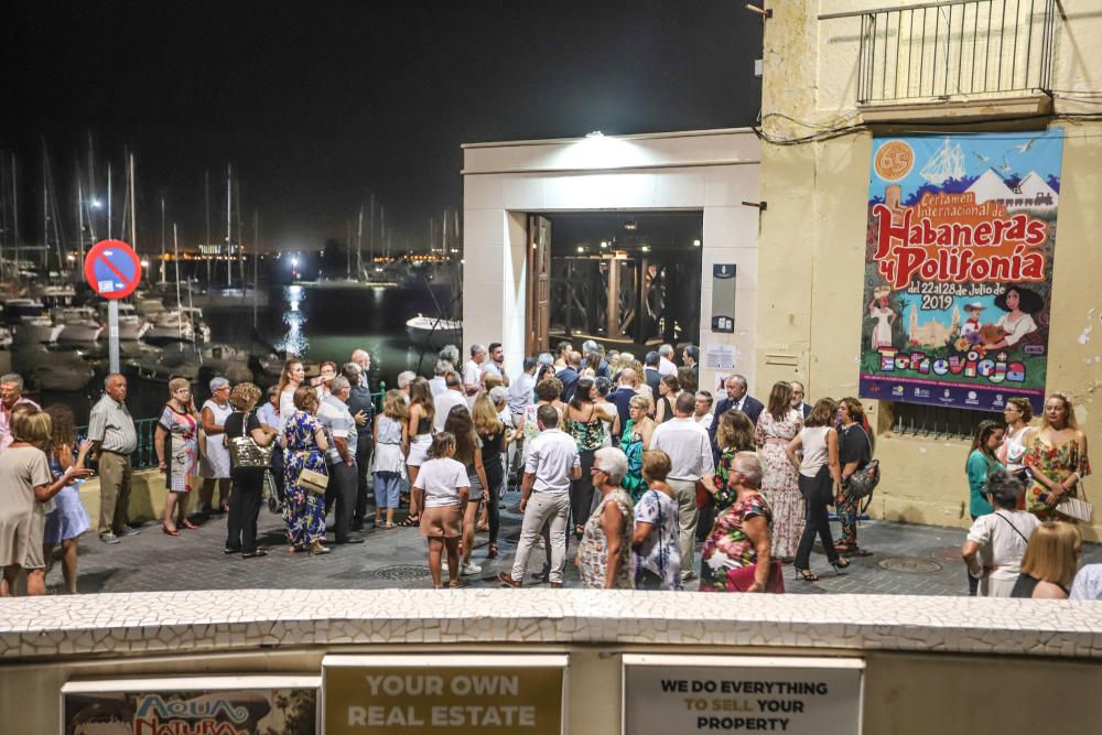 Primera velada del 65º Certamen de Habaneras en Torrevieja con coros locales