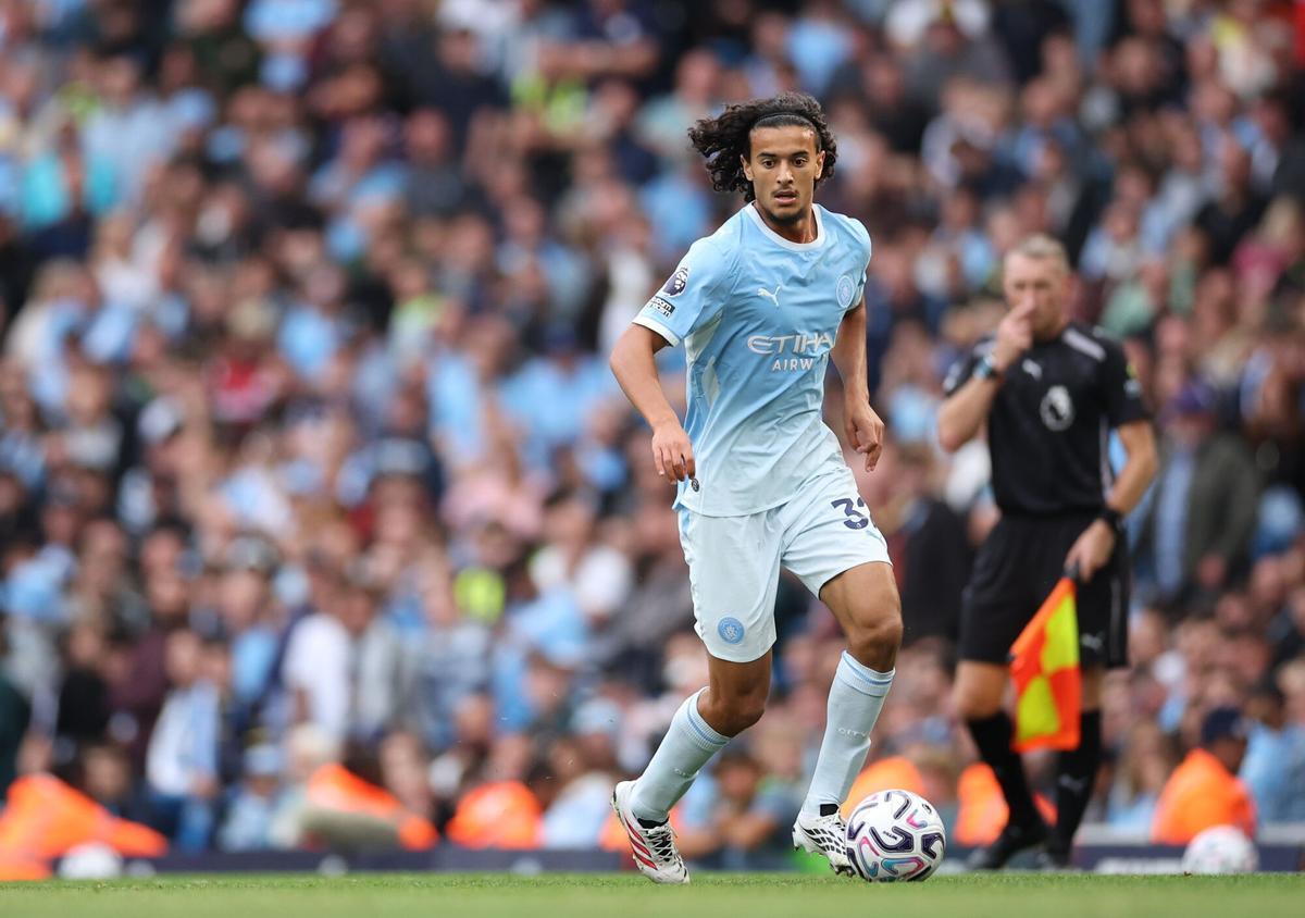 Bouaddi, con la camiseta del City