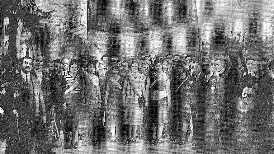 1931 Manifestación en pro de la República en l avenida de la Victoria