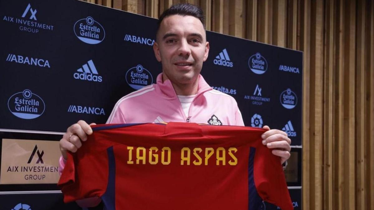 Iago Aspas, delantero del Celta nacido en Moaña, con la camiseta de la selección española / Ricardo Grobas