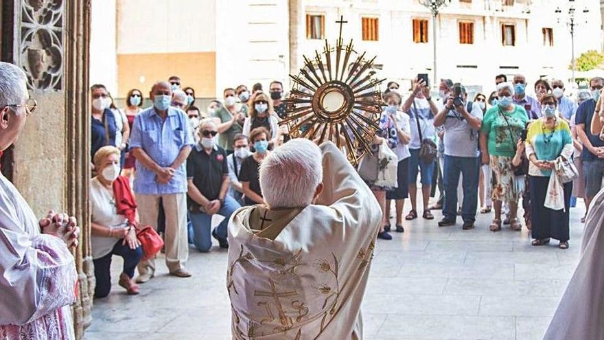 Cañizares bendijo la diócesis sin salir del templo.