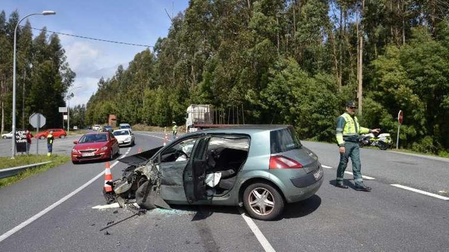 Vehículo accidentado en Barro. // G. Santos