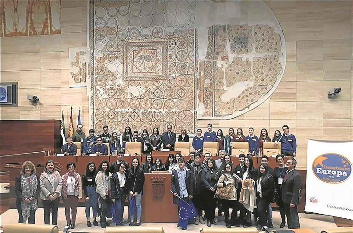 ‘Debatimos Europa’ vuelve a Mérida para implicar a la juventud en la construcción europea