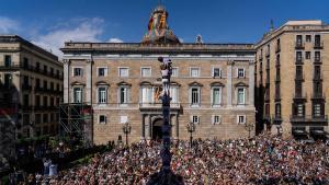 La plaça de Sant Jaume es desborda per viure una diada de la Mercè amb dos gamma extra dels Minyons de Terrassa