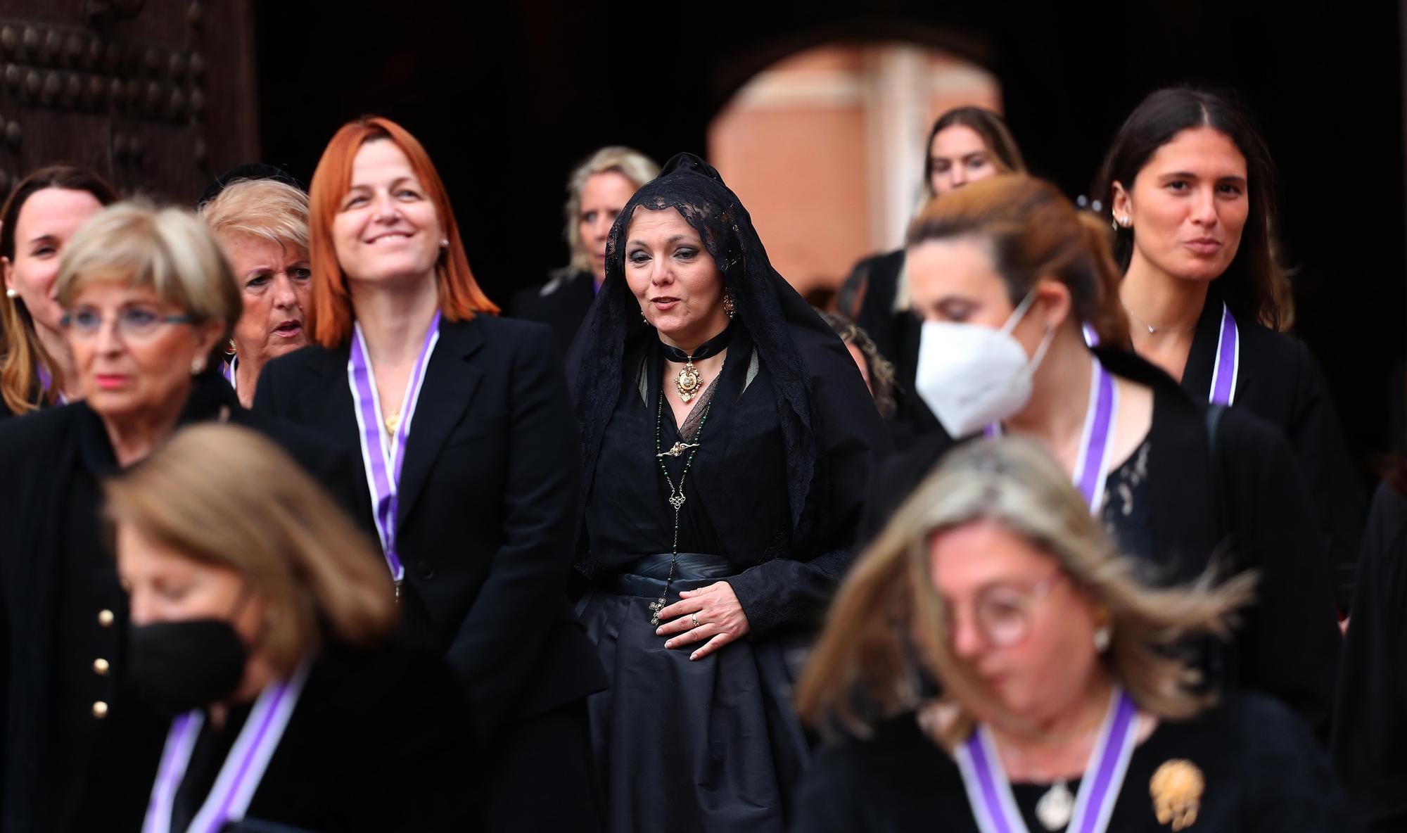 La Geperudeta recorre València en la procesión general