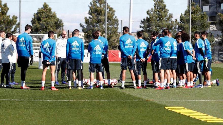 Zidane toma el mando de las operaciones del Madrid