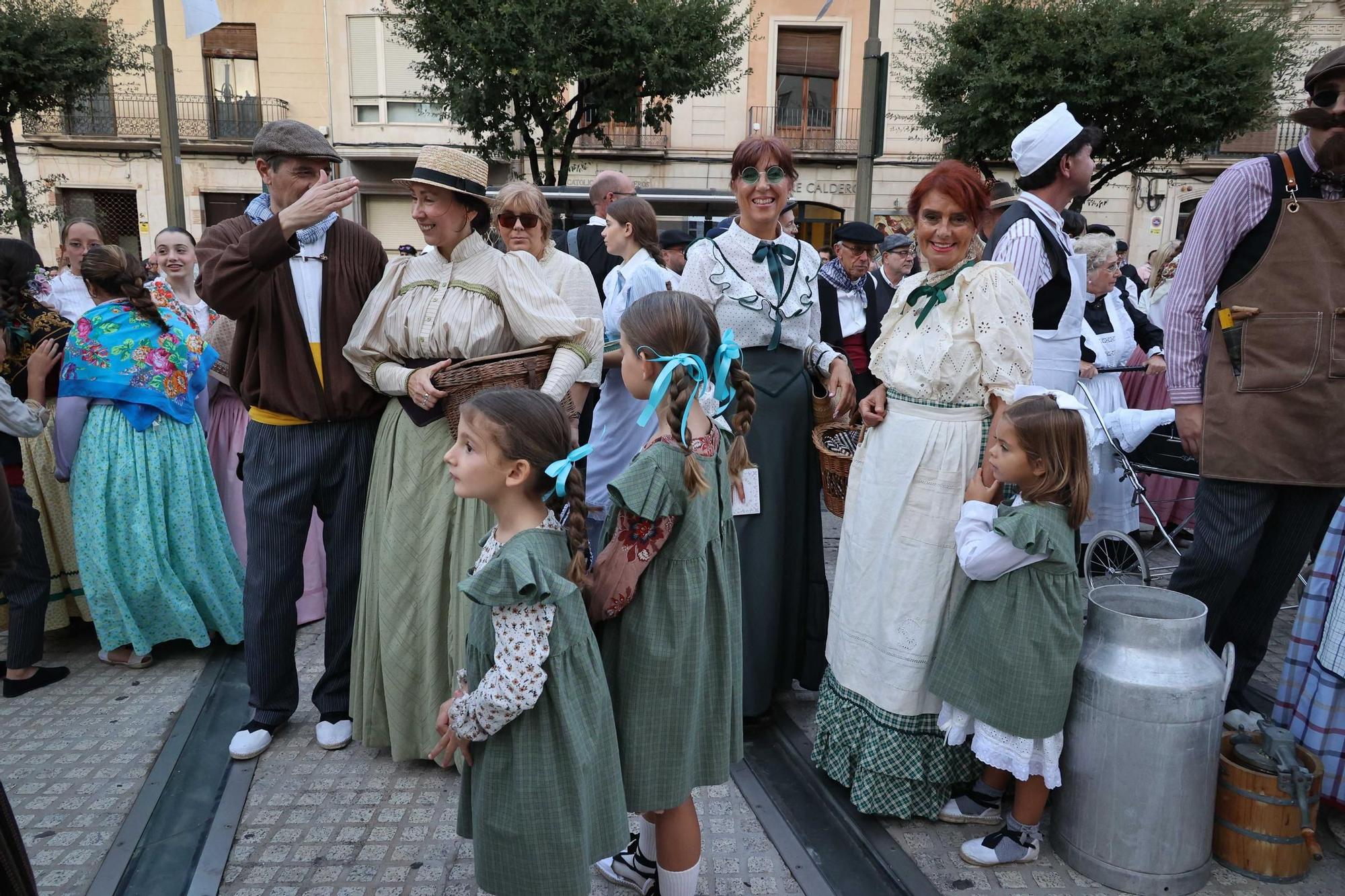 Inicio de la Feria Modernista de Alcoy 2025