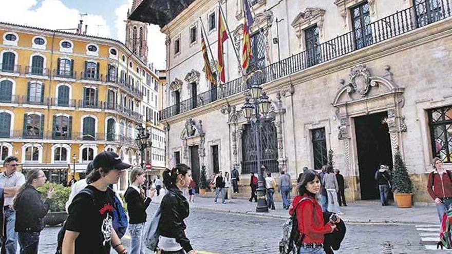 El cronista de la ciudad trabaja en el Ayuntamiento. Su oficio es uno de los más antiguos.