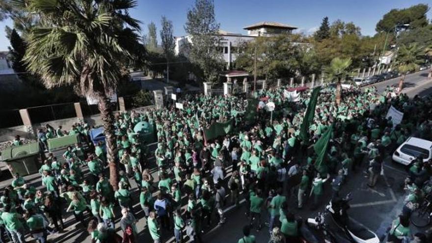 Lehrerprotest lässt Bürgermeister auf Mallorca kalt