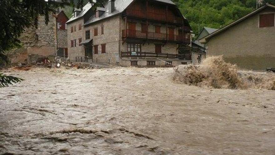 El temporal sorprende a los vecinos de Nerva con fuertes riadas