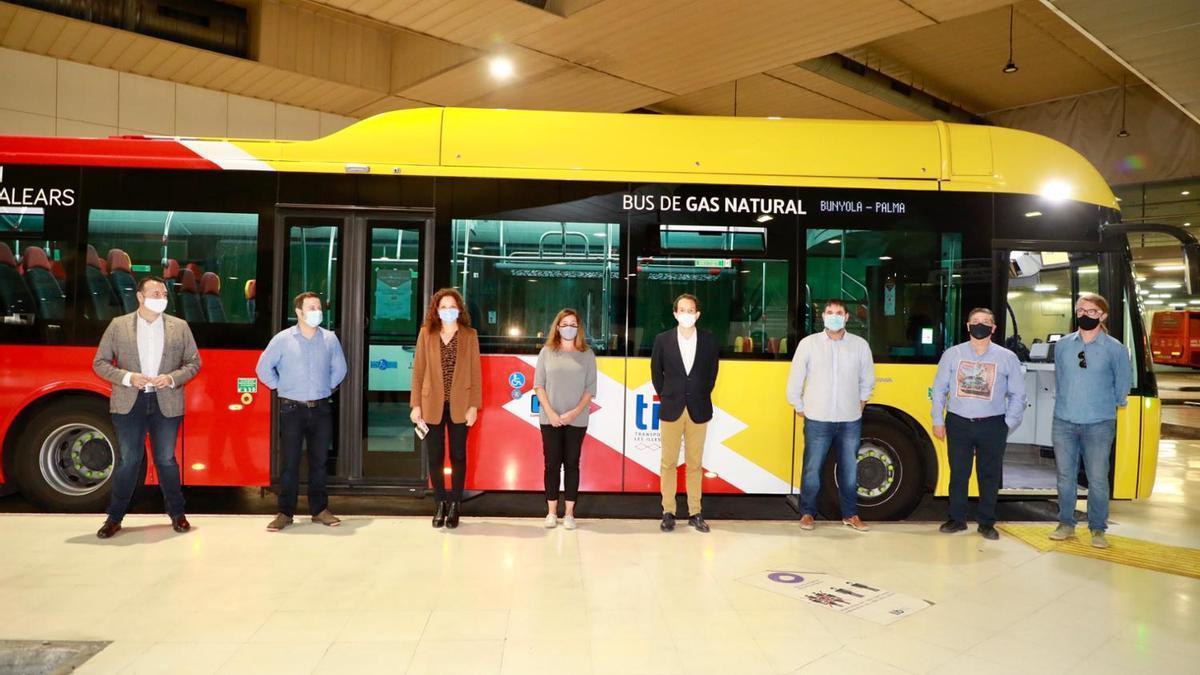 Los nuevos autobuses y las nuevas líneas se han presentado este lunes.