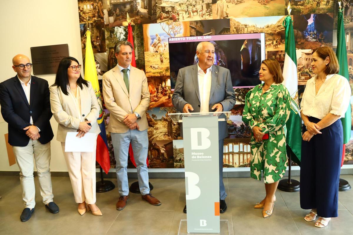 López, Yepes, Sevillano, Andrade y Cabellero durante la intervención de Díaz en el Museo Internacional de Arte Belenista