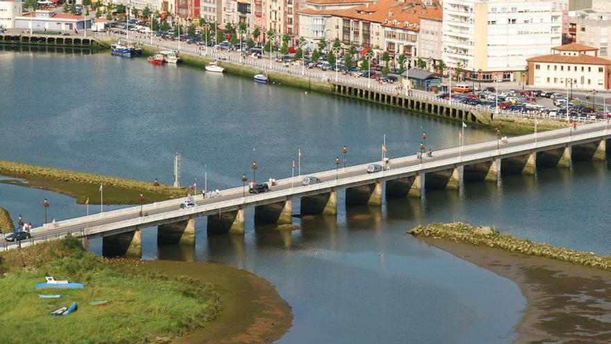 Intenso debate político en torno al puente de Ribadesella: el alcalde riosellano ve la alternativa al cierre &quot;cogida con pinzas&quot;