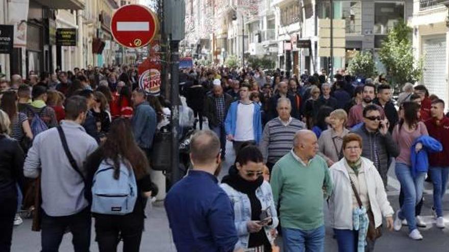 València se llena de visitantes, pero sin la avalancha de 2017