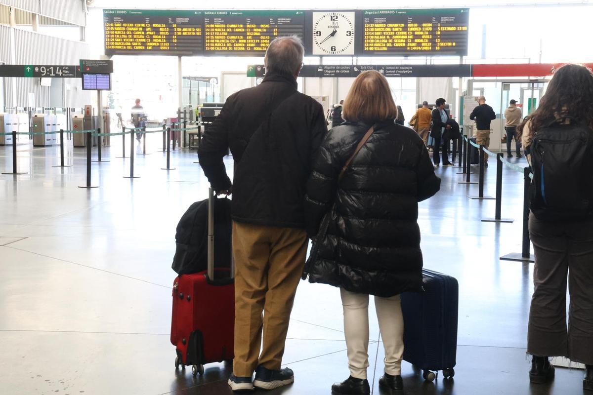 Restablecidos los trenes entre Valencia y Alicante y los de Barcelona de larga distancia