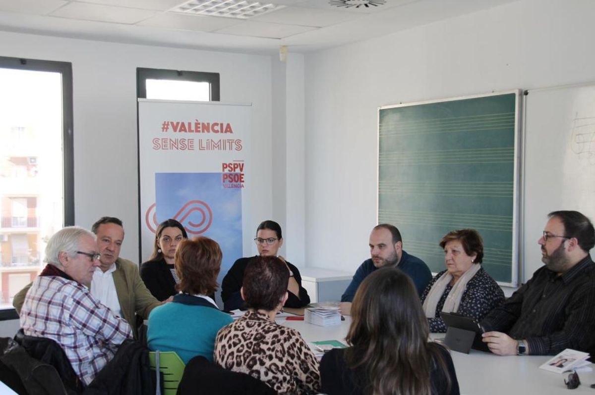 Gómez promete la reforma de la plaza Hugo Zárate el año que viene