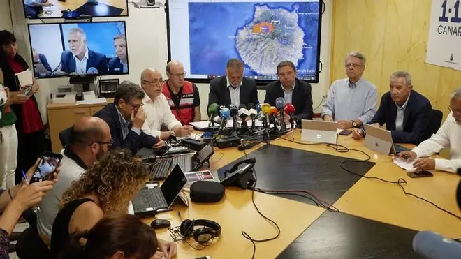 Rueda de prensa para informar sobre la situación del incendio