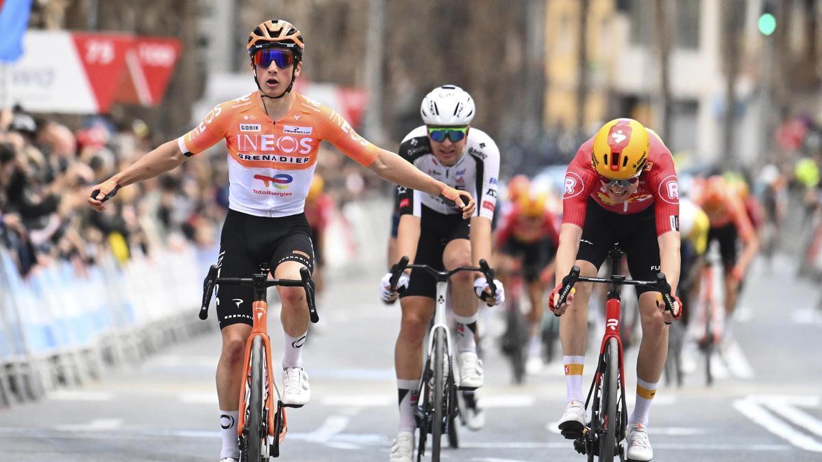 06/02/2026 February 6, 2026, San Vincent Del Raspeig, Spain: SAN VINCENT DEL RASPEIG, SPAIN - FEBRUARY 06 : August Andrew (USA) of INEOS Grenadiers wins the sprint, second place for Holter Adne (NOR) of Uno-X Mobility, third place for Vermeersch Florian (BEL) of UAE Team Emirates - XRG during stage 3 of the 77th edition of Volta a la Comunitat Valenciana an UCI ProSeries 2.Pro cycling road race stage for Men Elite of 158.2 km with start in Orihuela and finish in San Vincent Del Raspeig on February 6, 2026 in San Vincent Del Raspeig, Spain, 06/02/2026 DEPORTES Europa Press/Contacto/Vincent Kalut