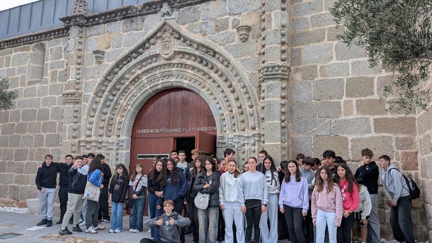 Así se está desarrollando el viaje a Ávila de los estudiantes de IES Elisa y Luis Villamil.