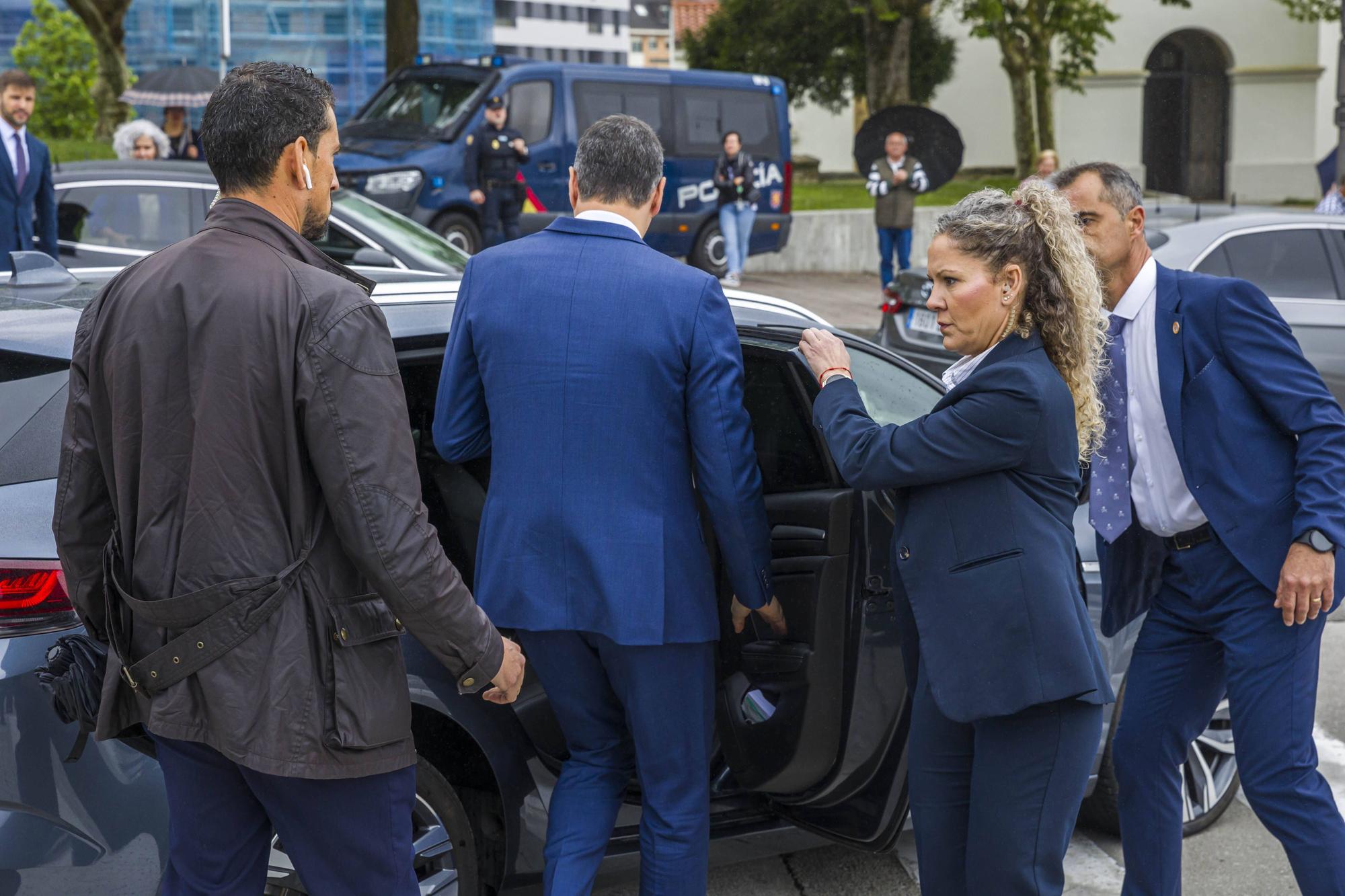 Visita de Pedro Sánchez al Hospital Universitario Central de Asturias (HUCA) en Oviedo