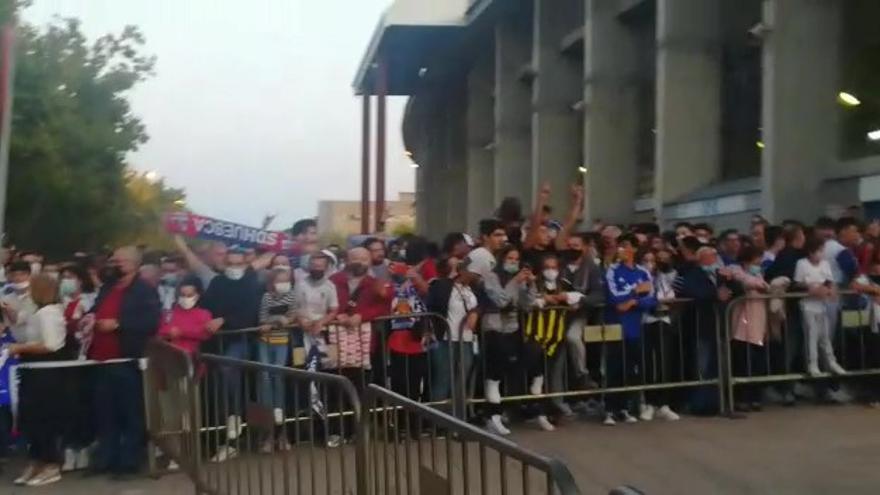 Acogida del Huesca antes del derbi