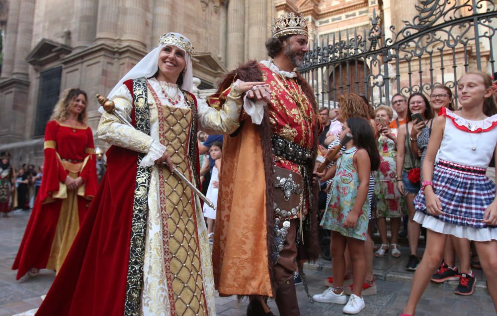 La cabalgata histórica ha puesto fin a la semana grande de la ciudad con la recreación de la toma de Málaga por los Reyes Católicos en 1487, un acontecimiento que motiva los festejos de agosto