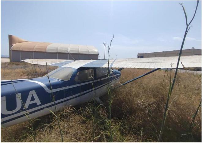 Así son las dos avionetas abandonadas en el Aeropuerto de San Javier que salen a subasta
