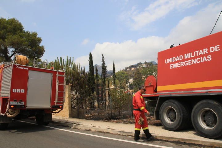 Incendio forestal entre Pinet, La drova y Marxuquera