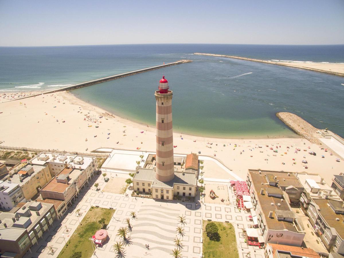 Farol da Barra na Praia da Barra