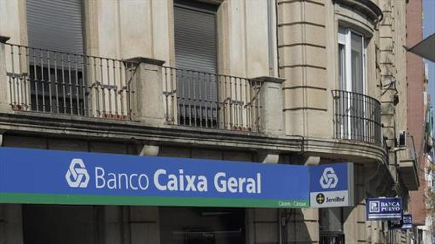 Las oficinas de Liberbank y Caixa Geral coinciden en una treintena de localidades extremeñas