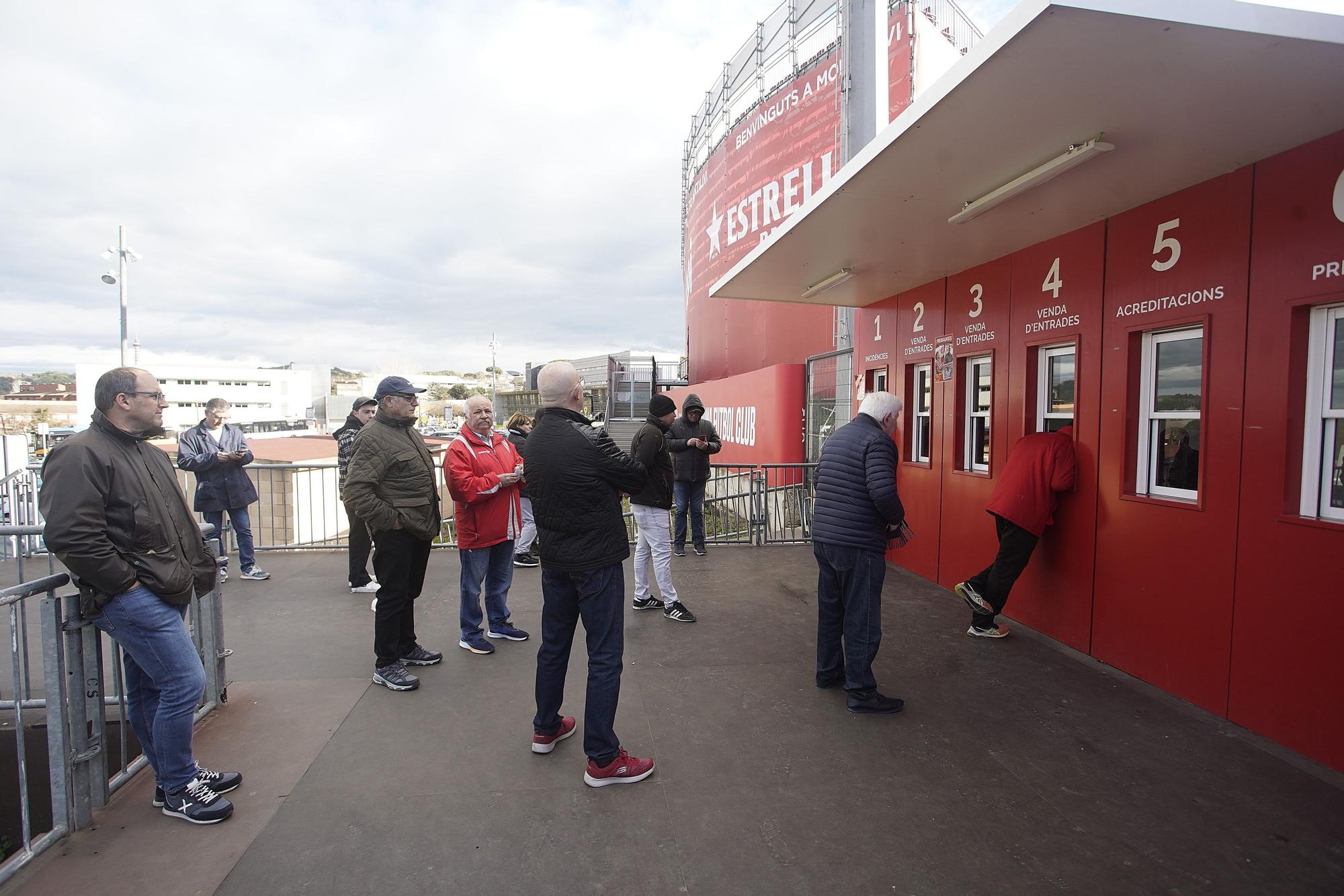 Tres quarts d'hora per comprar una entrada pel Girona-Barça