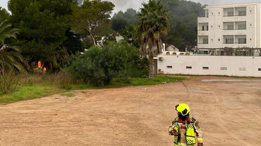 Explosiones e incendios de coches en Formentera