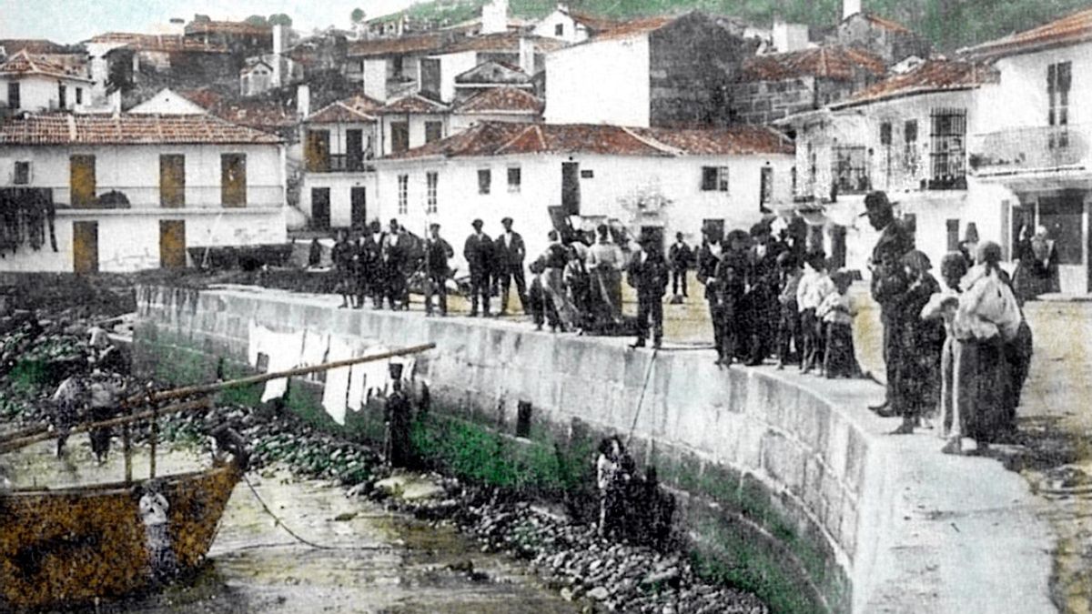 O malecón de Cangas a finais do século XIX.