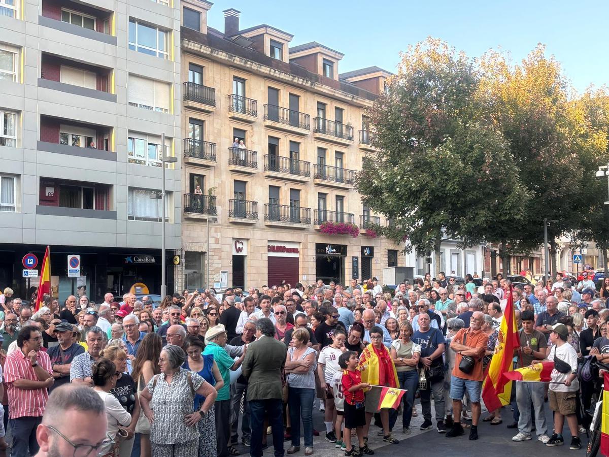 Así fue la concentración de apoyo a Ceuta en Pola de Siero
